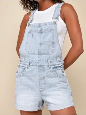 DAZE Light Wash Denim Short Overalls - Women Jeans Size S